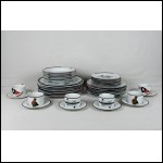 НЕМУХИН Владимир Николаевич (1925–2016) 36 предметов из сервиза Bestform на 6 персон. 1993
